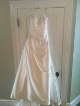 Load image into Gallery viewer, Maggie Sottero &#39;Alexandria&#39; size 6 new wedding dress front view on hanger
