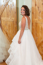 Load image into Gallery viewer, Justin Alexander &#39;88059&#39; wedding dress size-02 PREOWNED
