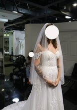 Load image into Gallery viewer, Cristiano Lucci &#39;13327&#39; wedding dress size-10 NEW
