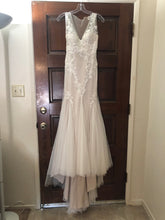 Load image into Gallery viewer, Watters &#39;Lacee&#39; wedding dress size-02 PREOWNED
