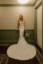Load image into Gallery viewer, Pronovias &#39;Lux&#39; wedding dress size-02 PREOWNED
