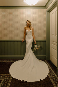 Pronovias 'Lux' wedding dress size-02 PREOWNED