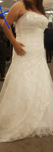 David's Bridal 'Lace' size 14 new wedding dress side view on bride