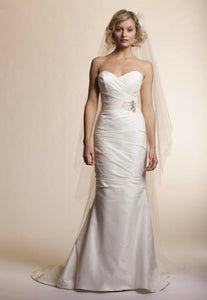 Amy Kuschel 'Tulip' size 4 used wedding dress front view on model
