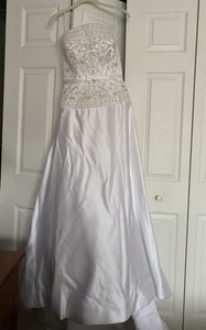 Allure Bridals 'Allure Bridals' wedding dress size-06 PREOWNED