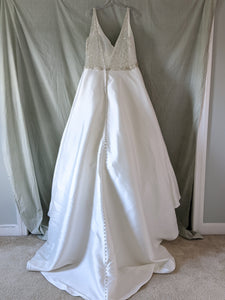 Madeline Gardner 'Marbella' size 20 new wedding dress back view on hanger