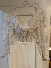 Load image into Gallery viewer, Pronovias &#39;Della&#39; wedding dress size-10 NEW
