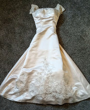 Load image into Gallery viewer, Anjolique Bridal &#39;Not sure&#39; wedding dress size-08 PREOWNED
