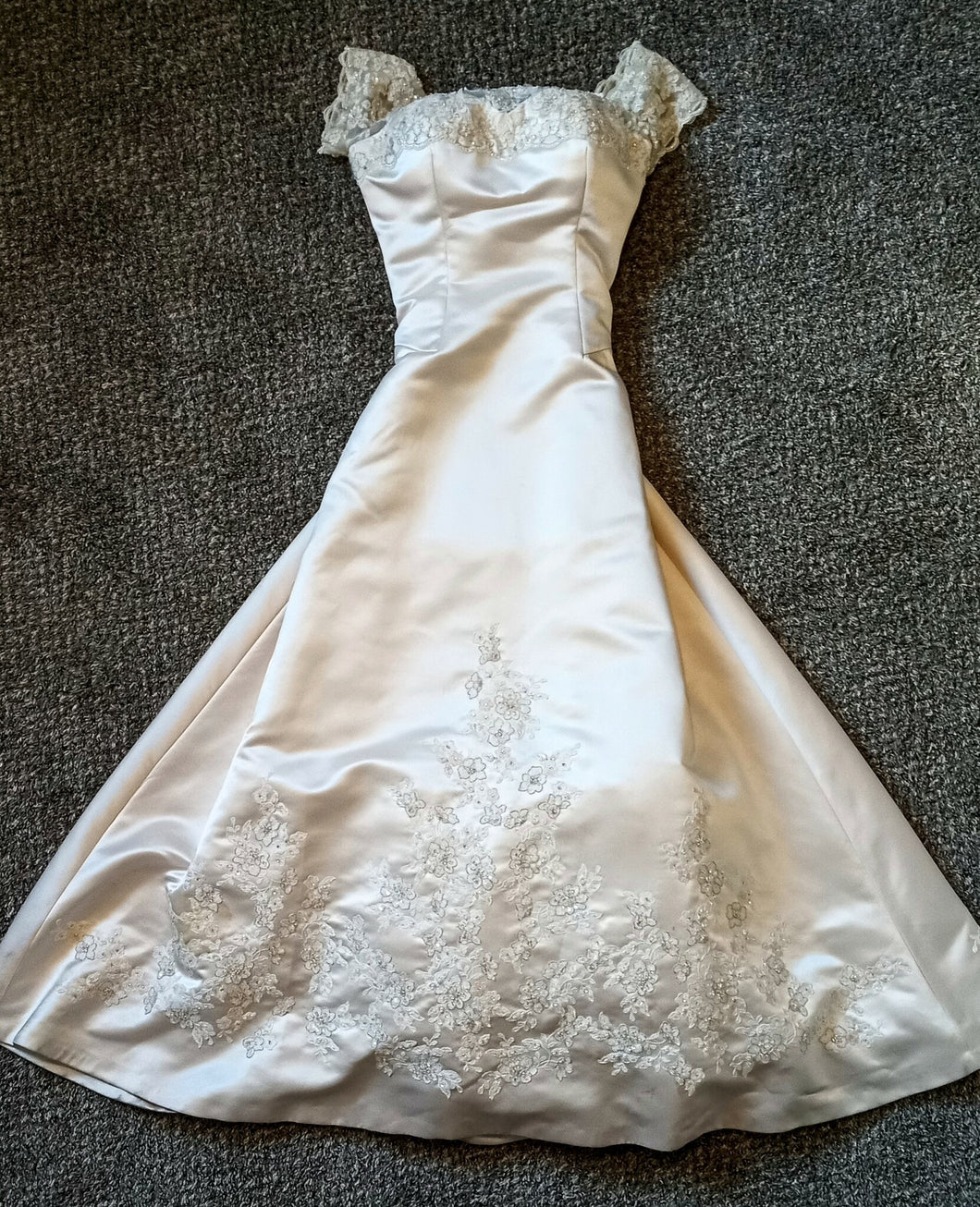 Anjolique Bridal 'Not sure' wedding dress size-08 PREOWNED