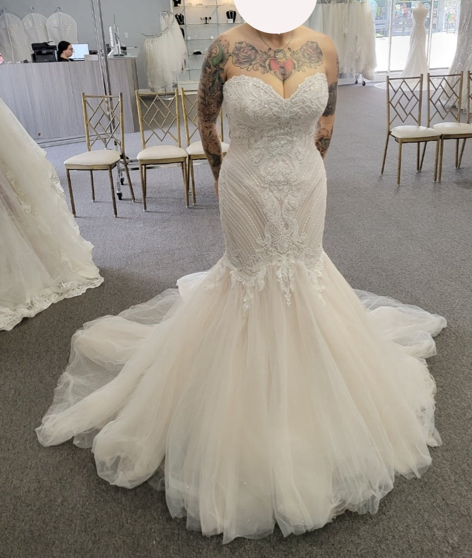 Maggie Sottero 'Gideon' wedding dress size-06 NEW