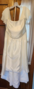 David's Bridal 'db/studio' wedding dress size-22 NEW