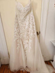 David's Bridal '10012816' wedding dress size-14 NEW