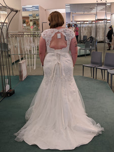David's Bridal 'Vnck Trumpet w cap slvs' wedding dress size-20 NEW