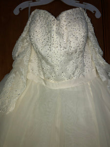 Oleg Cassini 'Organza 3/4 Sleeved' size 12 new wedding dress front view flat 
