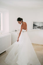Load image into Gallery viewer, Romona Keveza &#39;RK6463&#39; wedding dress size-06 PREOWNED
