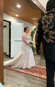 Oleg Cassini 'CWG912' wedding dress size-18W PREOWNED