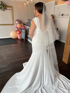 Paloma Blanca '4929' wedding dress size-08 NEW