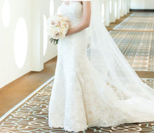 Load image into Gallery viewer, Monique Lhuillier &#39;Auden&#39; wedding dress size-02 PREOWNED
