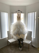 Load image into Gallery viewer, Matthew Christopher &#39;Adriana&#39; wedding dress size-06 PREOWNED
