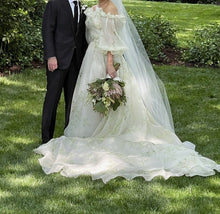 Load image into Gallery viewer, Monique Lhuillier &#39;Bloom&#39; wedding dress size-06 PREOWNED

