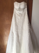 Load image into Gallery viewer, David&#39;s Bridal &#39;Ivory Lace&#39;
