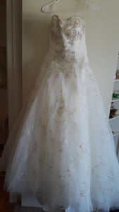 Casablanca '2098' size 12 used wedding dress front view on hanger