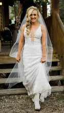 Load image into Gallery viewer, Galia lahav &#39;GALA 1009 &#39; wedding dress size-04 PREOWNED
