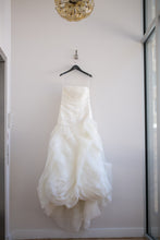 Load image into Gallery viewer, Vera Wang White &#39;Tiered Organza&#39;
