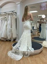 Load image into Gallery viewer, Anne Barge &#39;Blue Willow Serendipity&#39; wedding dress size-02 NEW
