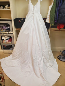 Alyne 'Darling' wedding dress size-04 NEW