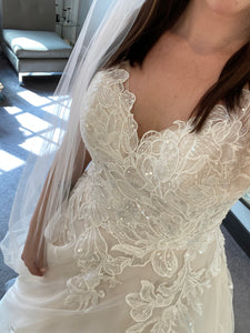 JUSTIN ALEXANDER 'Breena (88196LND)' wedding dress size-06 SAMPLE