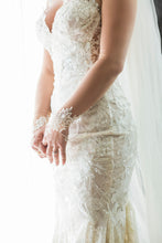 Load image into Gallery viewer, Galia lahav &#39;Gwen&#39; wedding dress size-04 PREOWNED
