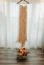 Load image into Gallery viewer, Pronovias &#39;Atelier Pronovias&#39; wedding dress size-04 PREOWNED
