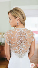 Load image into Gallery viewer, Rivini &#39;Avina&#39; size 0 used wedding dress back view on model
