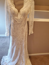 Load image into Gallery viewer, Maggie Sottero &#39;Antonia&#39; wedding dress size-04 NEW
