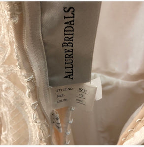 Allure Bridals '9217' wedding dress size-08 NEW