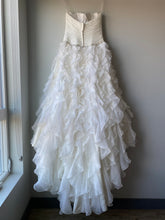 Load image into Gallery viewer, David&#39;s Bridal &#39;Wg3118&#39; wedding dress size-12 SAMPLE
