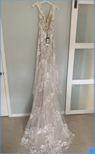 Load image into Gallery viewer, Justin Alexander &#39;88275 Ember &#39; wedding dress size-10 NEW

