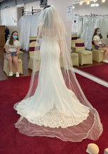 Load image into Gallery viewer, Custom &#39;Custom&#39; wedding dress size-04 NEW
