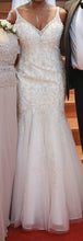 Load image into Gallery viewer, Mori Lee &#39;2823&#39; wedding dress size-12 PREOWNED
