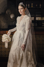 Load image into Gallery viewer, Elie Saab &#39;Look 8 Spring 2022&#39; wedding dress size-04 PREOWNED
