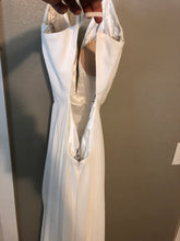 Load image into Gallery viewer, Faviana  &#39;Unknown&#39; wedding dress size-08 NEW
