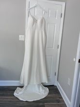 Load image into Gallery viewer, Madi Lane &#39;Atlas - ML16177&#39; wedding dress size-10 NEW
