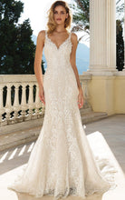 Load image into Gallery viewer, JUSTIN ALEXANDER &#39;Sequined Embroidered Lace Fit and Flare&#39; wedding dress size-04 NEW
