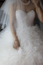 Load image into Gallery viewer, Justin Alexander &#39;99189 Grant&#39; wedding dress size-04 PREOWNED
