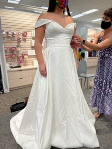 David's Bridal 'WG3979' wedding dress size-12 PREOWNED
