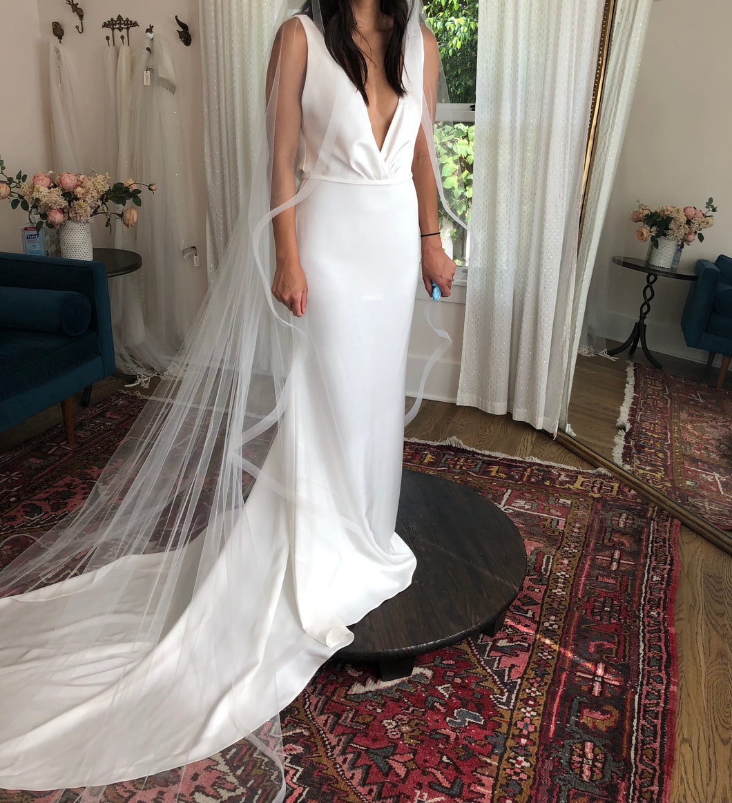 Flora Bridal 'Ania' wedding dress size-02 NEW