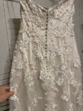 Load image into Gallery viewer, Maggie Sottero &#39;6MR782&#39; wedding dress size-08 PREOWNED
