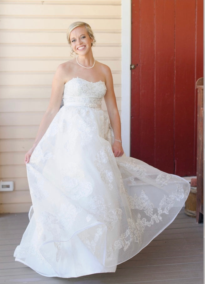 Eugenia 'Strapless' wedding dress size-08 PREOWNED