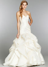 Load image into Gallery viewer, Hayley Paige &#39;Keaton &#39; wedding dress size-02 PREOWNED
